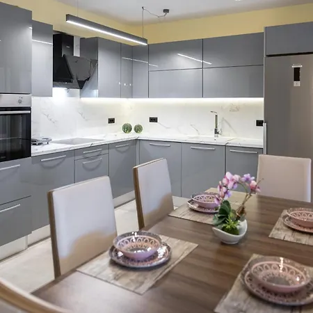 Meraviglia * ארגוסטולי